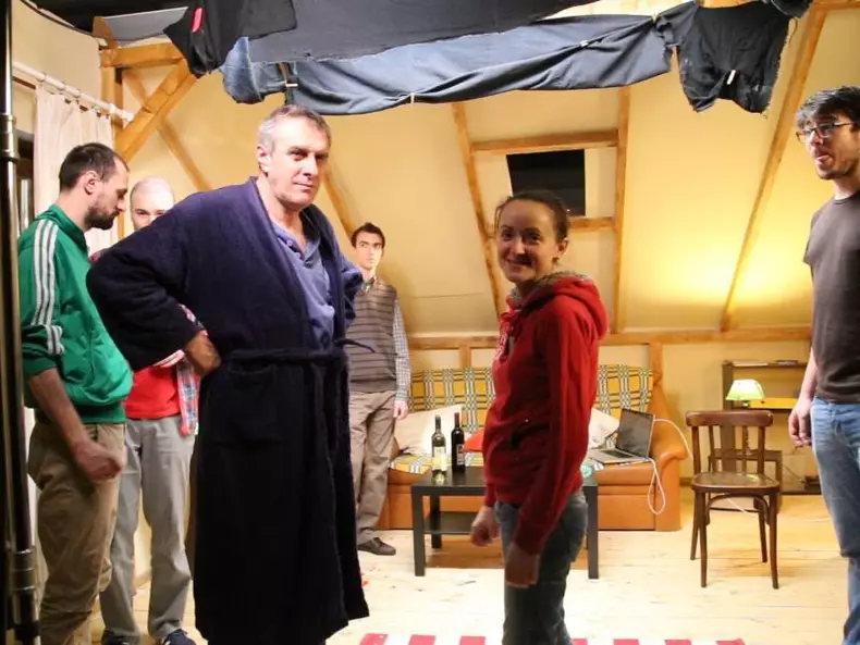 bica pe latourole de filmare