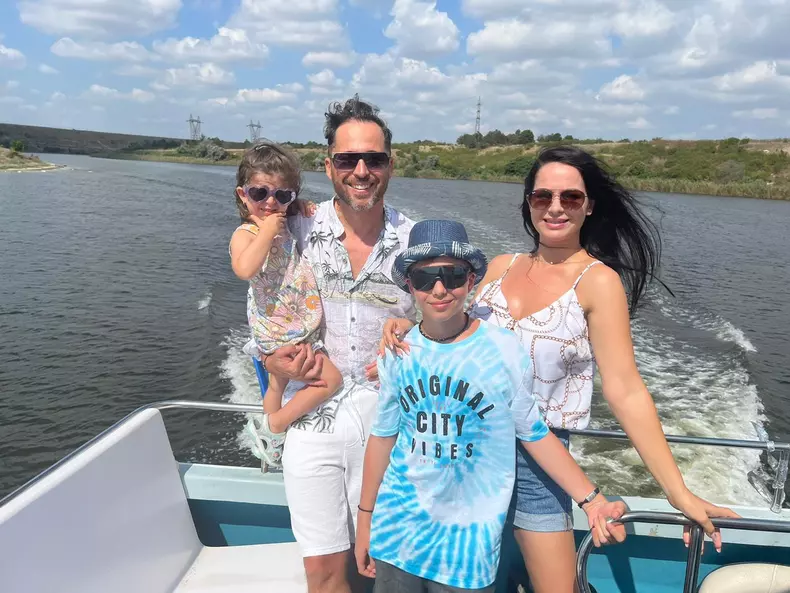 familia lui dinu maxer