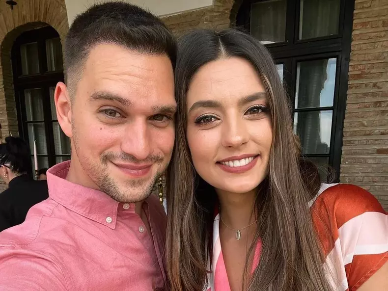 629dbe3603a8a-vlad-gherman-si-oana-mosneagu-relatie-crop-1654505442