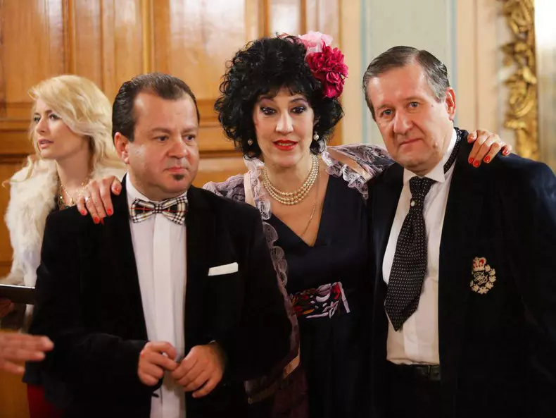 lili si actorii din la bloc