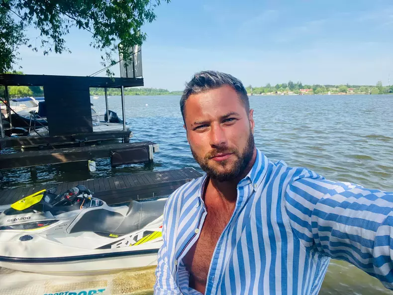 cum arata cum tomita