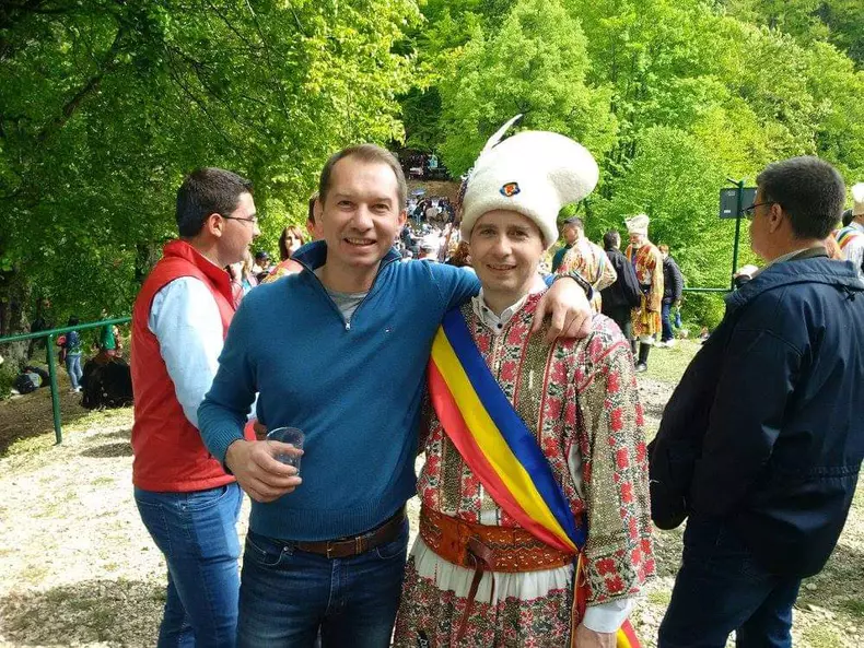 fb_img_1699971813192