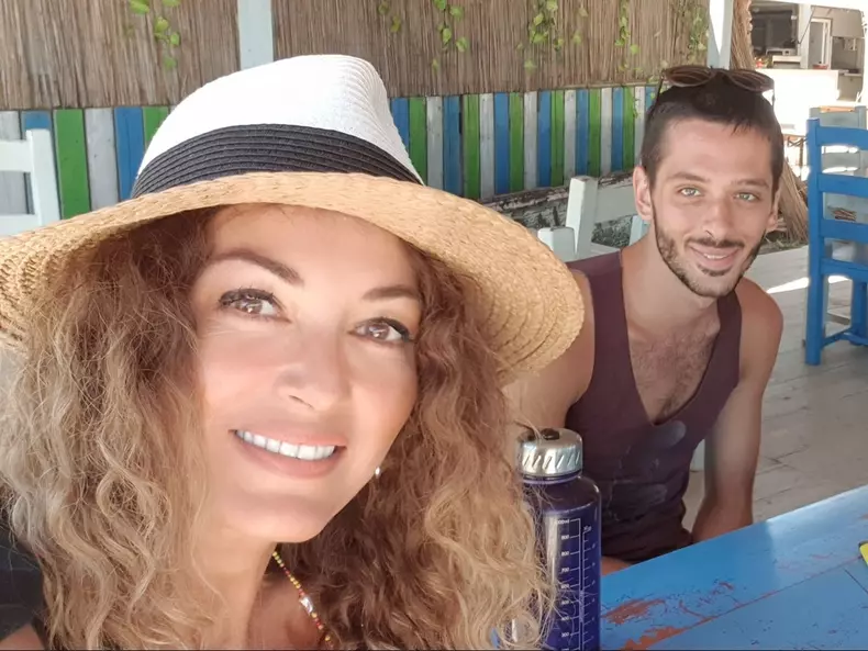 anca-turcasiu-fiu-3-crop-1708428032