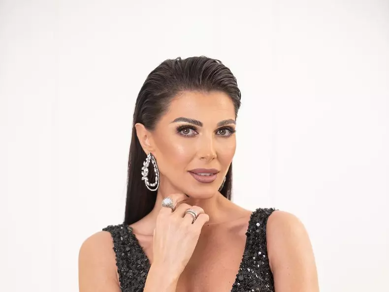 cine-este-ilinca-vandici-biografie-varsta-cariera-familie-afla-totul-despre-prezentatoarea-tv-1-crop-1678197633