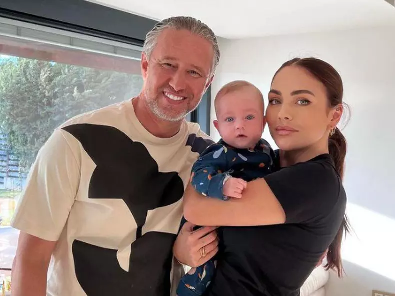 laurentiu-reghecampf-corina-caciuc-liam-2-1