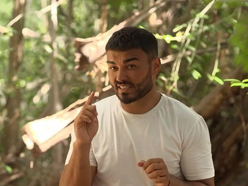 survivor-l-a-imbogatit-pe-jador-suma-uriasa-pe-care-o-cere-pentru-o-cantare-din-acesti-bani-are-grija-de-rude