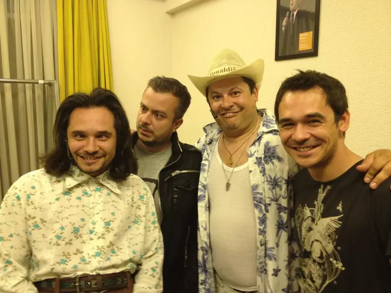 403533_10150720383643710_1265462746_n