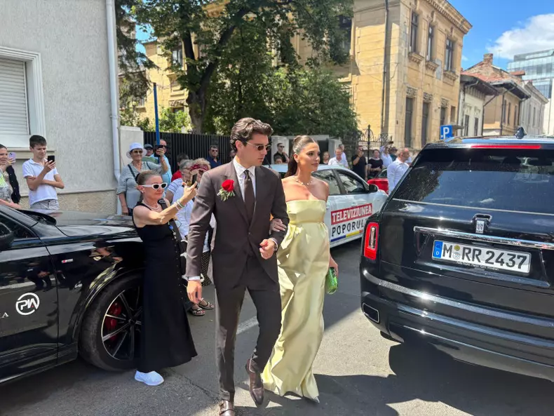 Kira-Hagi-rochie-mireasa.8