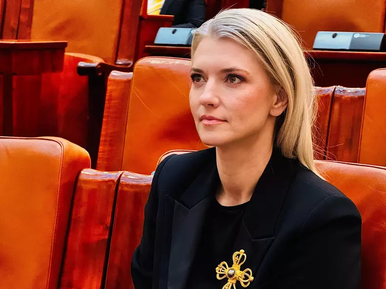 alina-gorghiu-8