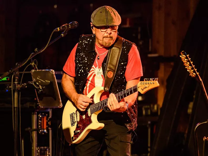 Dave Mason6
