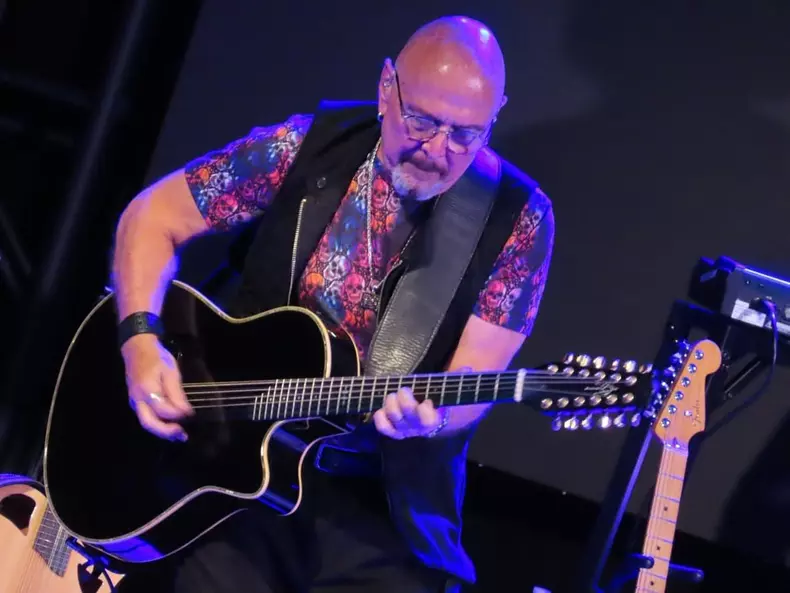 Dave Mason9