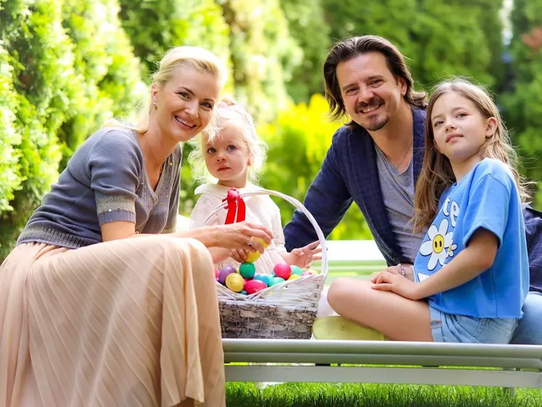 Elwira-Petre-imagini-rare-cu-mama-si-bunica-ei-4