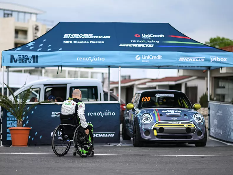 P90462978_highRes_mimi-evo-first-roman