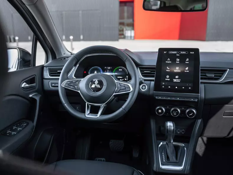 23MY_3_ASX_PHEV_Instyle_interior