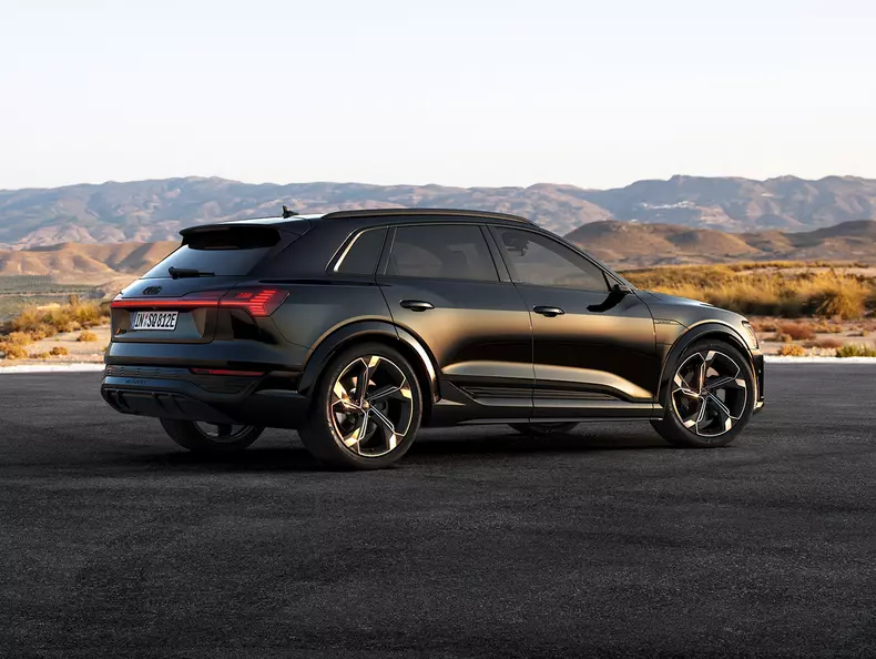 Audi SQ8 e-tron quattro