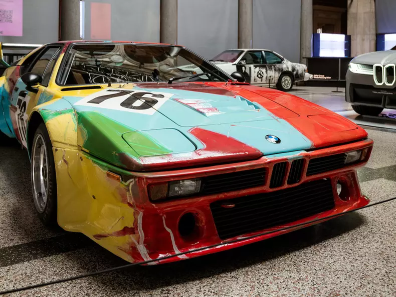 P90592309_highRes_revolution-of-art-20