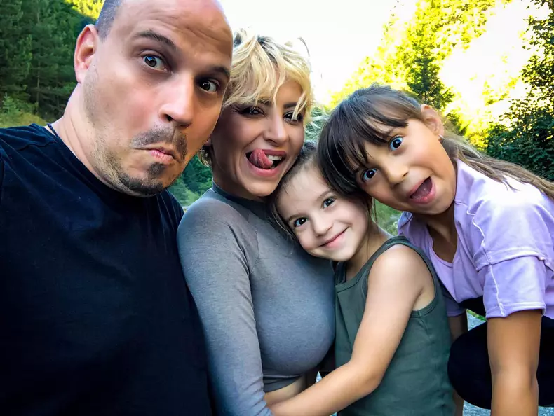 giulia anghelescu familie
