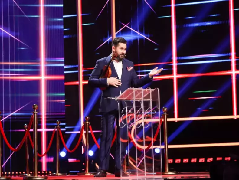 iubitul-iuliei-albu-la-iumor-3