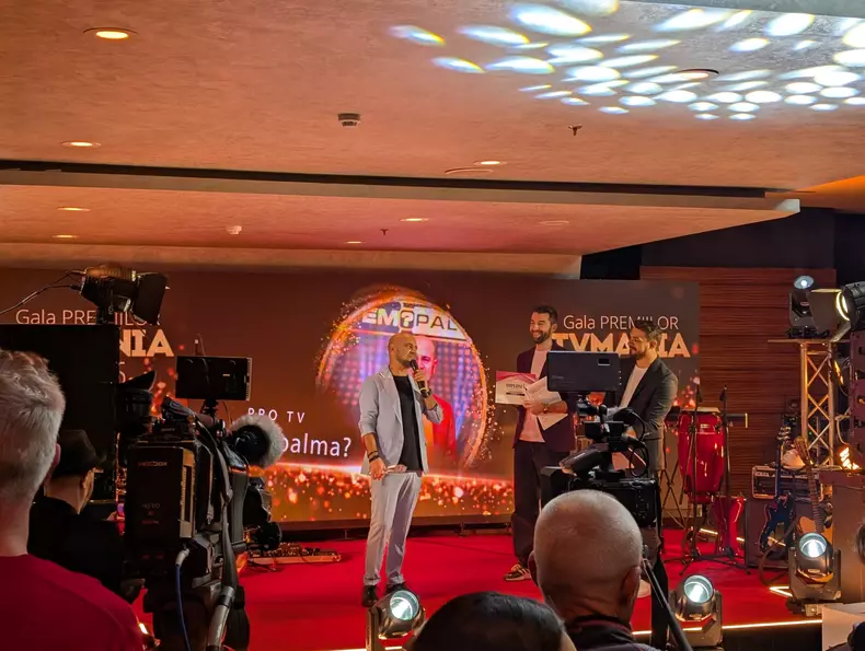 cosmin-selesi-scena-premiile-tvmania-2025 (3)