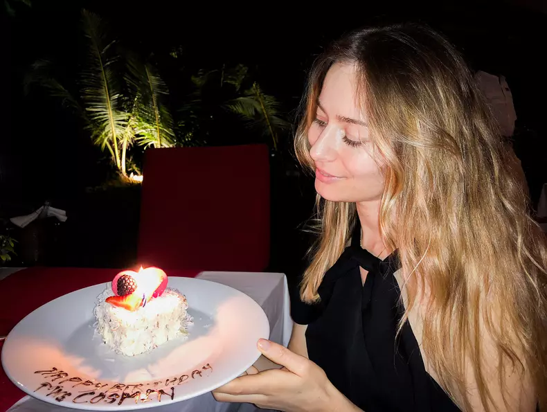 Laura Cosoi, primele imagini după ce a anunțat că este însărcinată (1)