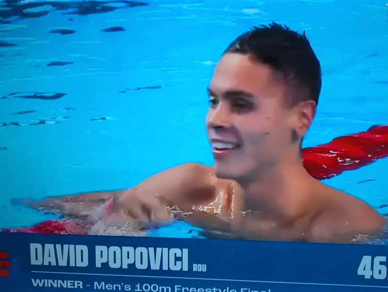 david-popovici-singapore-100mliber-medalia-de-aur (1)