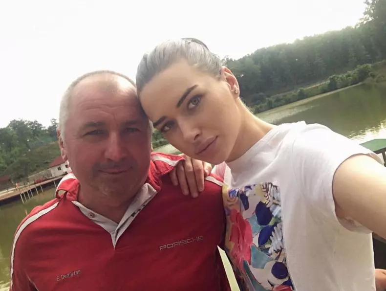 iustina-insula-iubirii-parinti-6