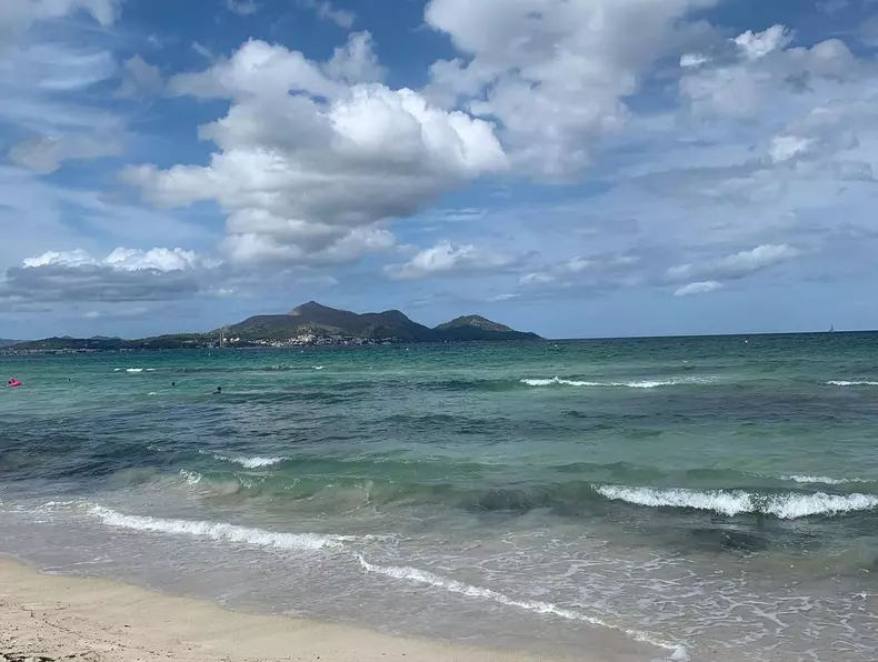 Fotografia îndrăzneață postată de fiica lui Sorin Bontea online. Cum s-a pozat Miruna în vacanța din Spania (2)