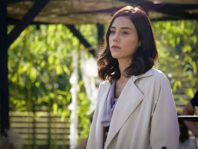 Cine este Cansu Dere, Asya din serialul turcesc „Infidelul”