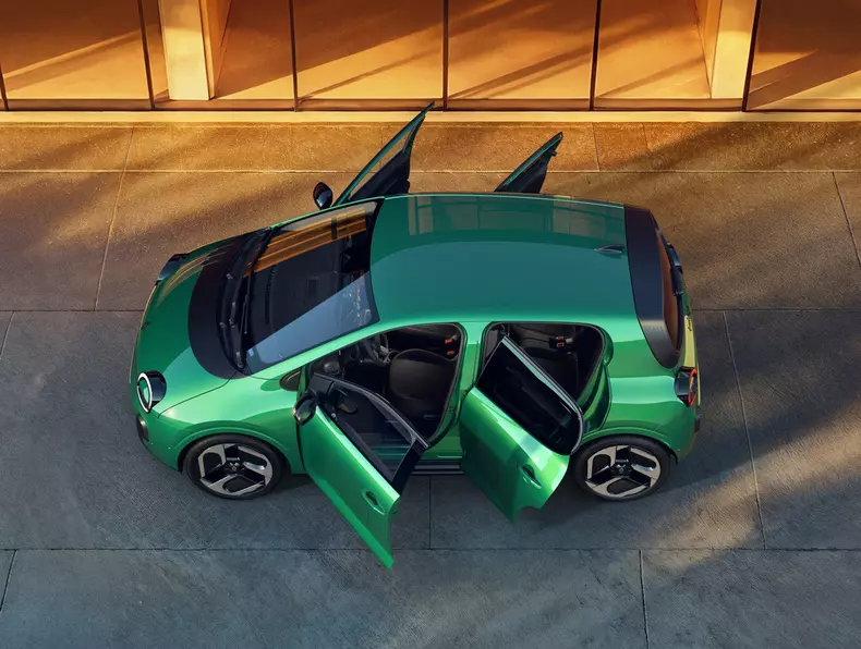 Renault-Twingo_E-Tech_EV-2027-HD-71b8a1df1c0337ddded6460093e0f0a542b05e7d7