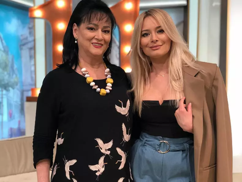 8. Laura Cosoi și mama ei