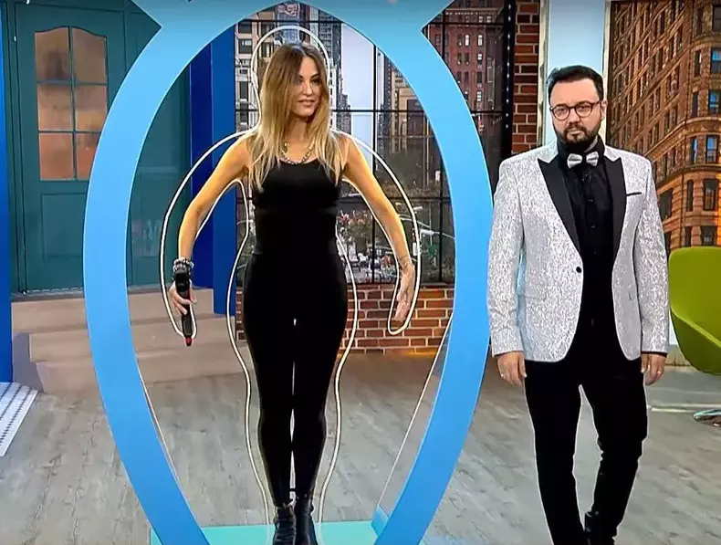 anca-turcasiu-a-refacut-scena-din-miss-litoral-6