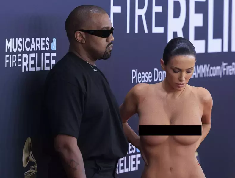 Kanye West și Bianca Censori la Grammy2