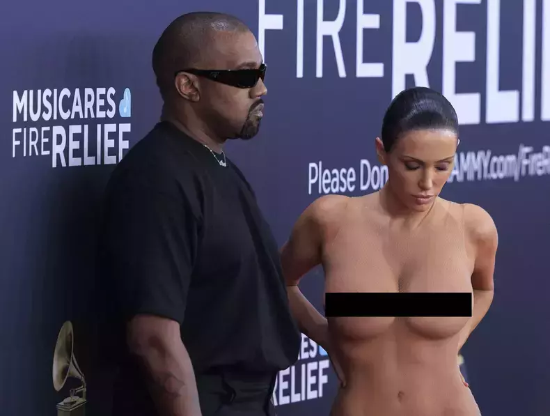 Kanye West si Bianca Censori5