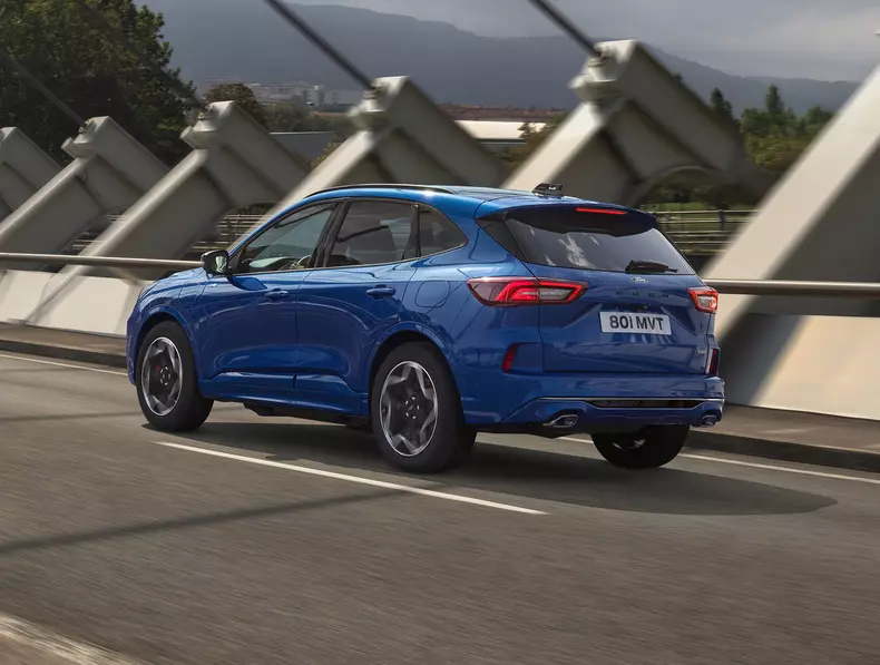 2023_FORD_KUGA_ST-LINE_03