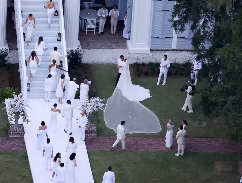 *PREMIUM-EXCLUSIVE* Jennifer Lopez marries Ben Affleck (again!) wearing a stunning white wedding dress with a 20ft train
