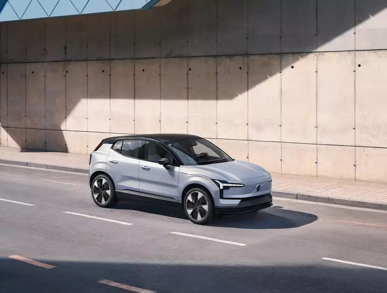 Volvo-EX30-2025-1600-02