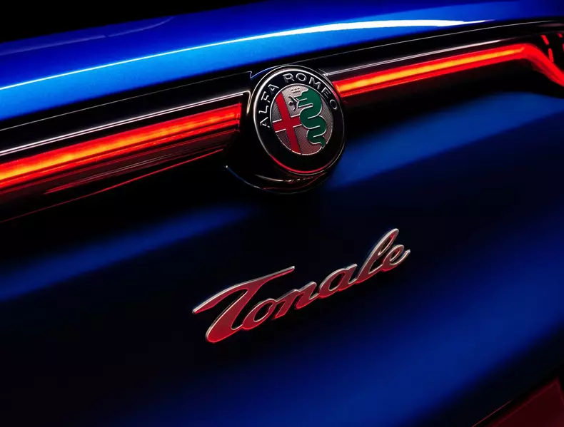 Alfa_Romeo-Tonale-2023-1600-17