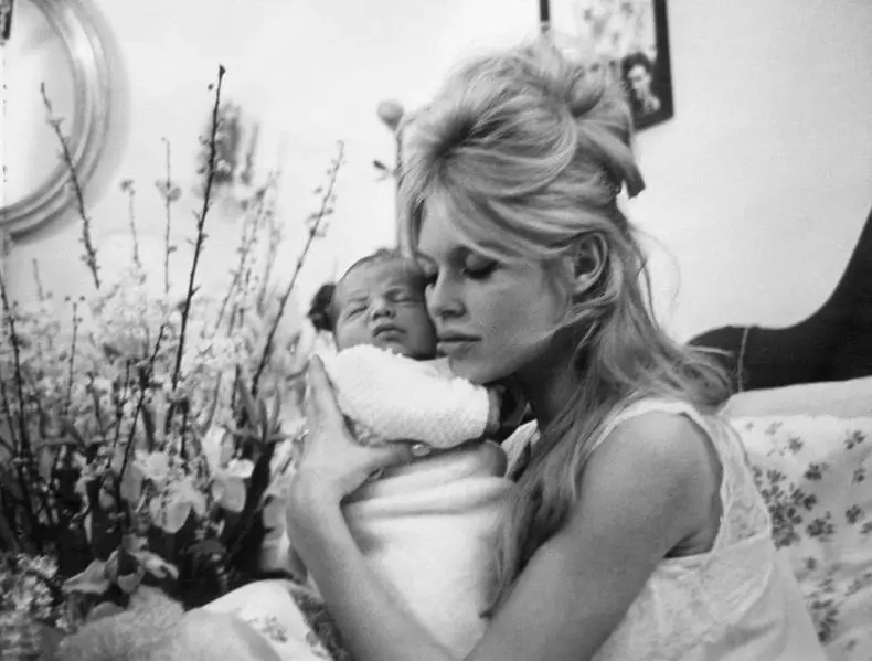 brigitte-bardot-si-fiul-bebelus