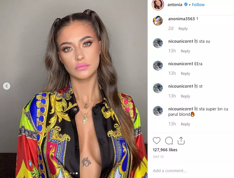 Ce-tatuaj-ascunde-Antonia-în-decolteu