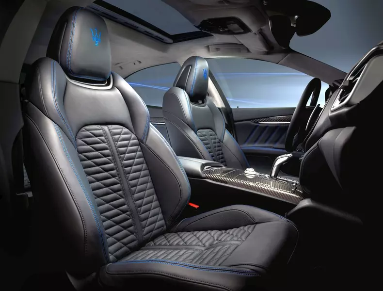 Maserati Ghibli Hybrid 008