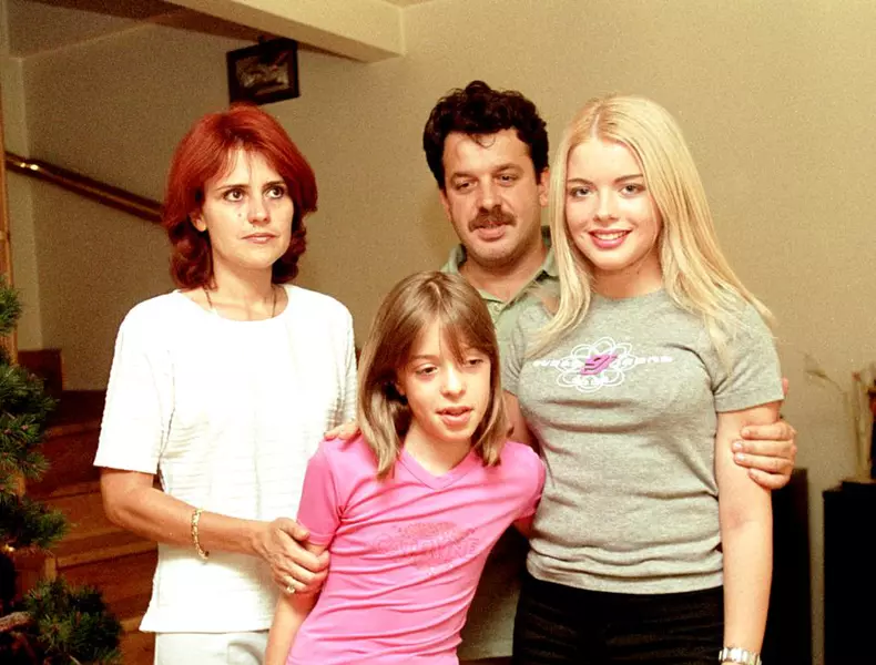 0-332268-alexandradinu