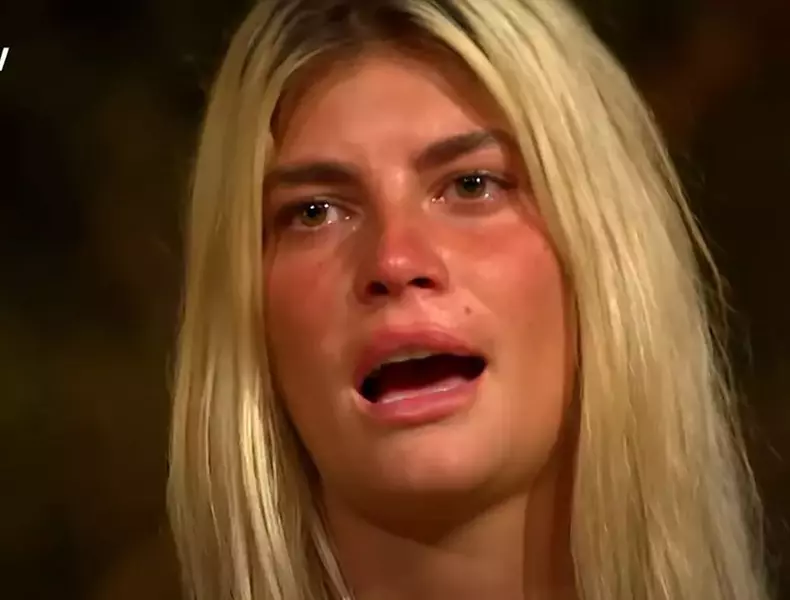 laura-giurcanu-eliminata-survivor