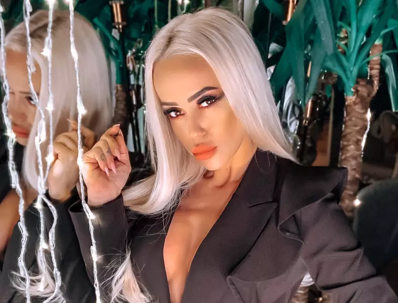 Anda-Adam-Bravo-ai-stil-1