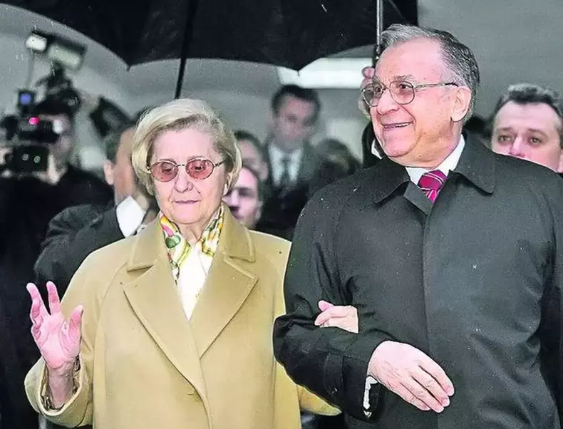 04-iliescu_si_nina_f64bfdd54e-1024x768