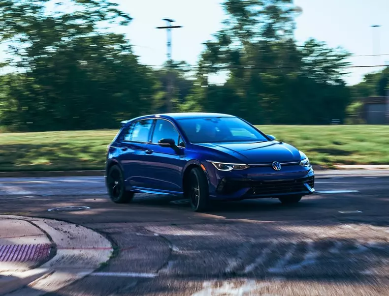 Volkswagen-Golf_R_20th_Anniversary_Edition-2022-1600-09