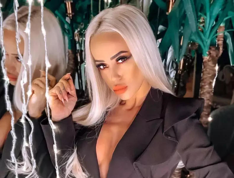 cine-e-noul-iubit-al-Andei-Adam-3