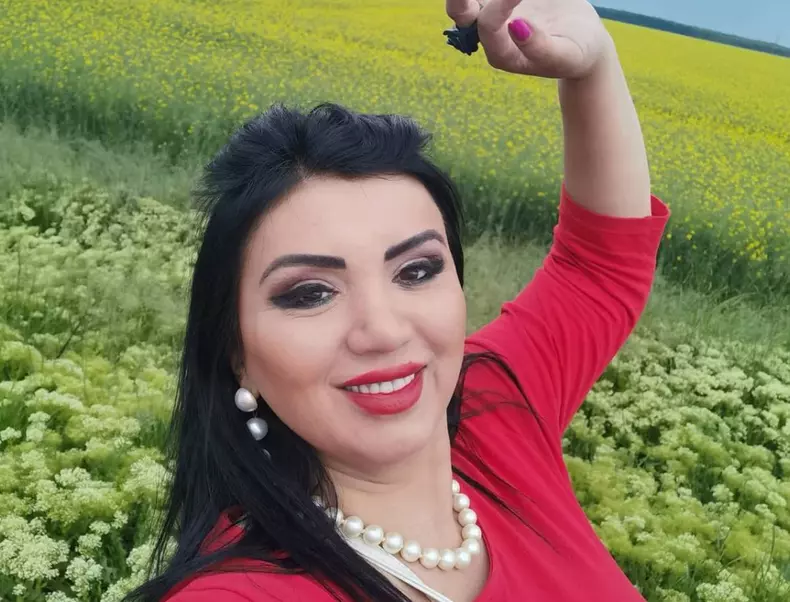 adriana-bahmuteanu-2