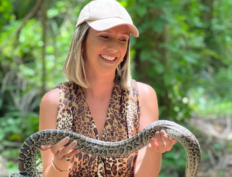 adela_popescu_a_dormit_la_morga-2