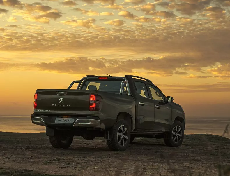 Peugeot-Landtrek-2021-1600-4b