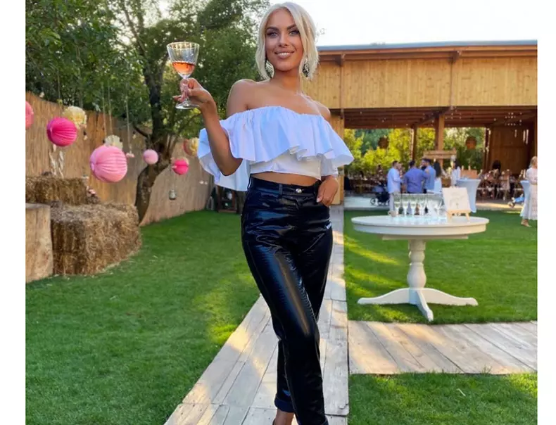 Amna-detalii-despre-viata-de-femeie-divortata